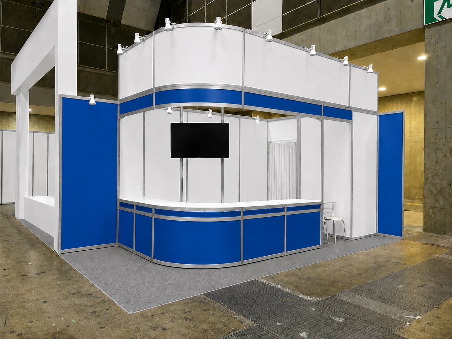 展示会ブースの施工例（ブルー）