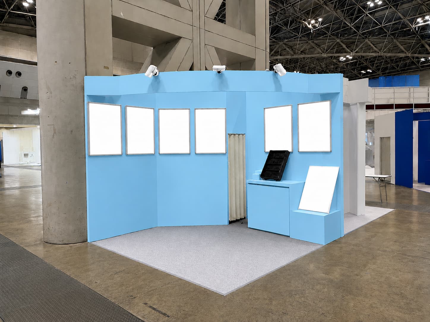 展示会ブースの施工例（水色）